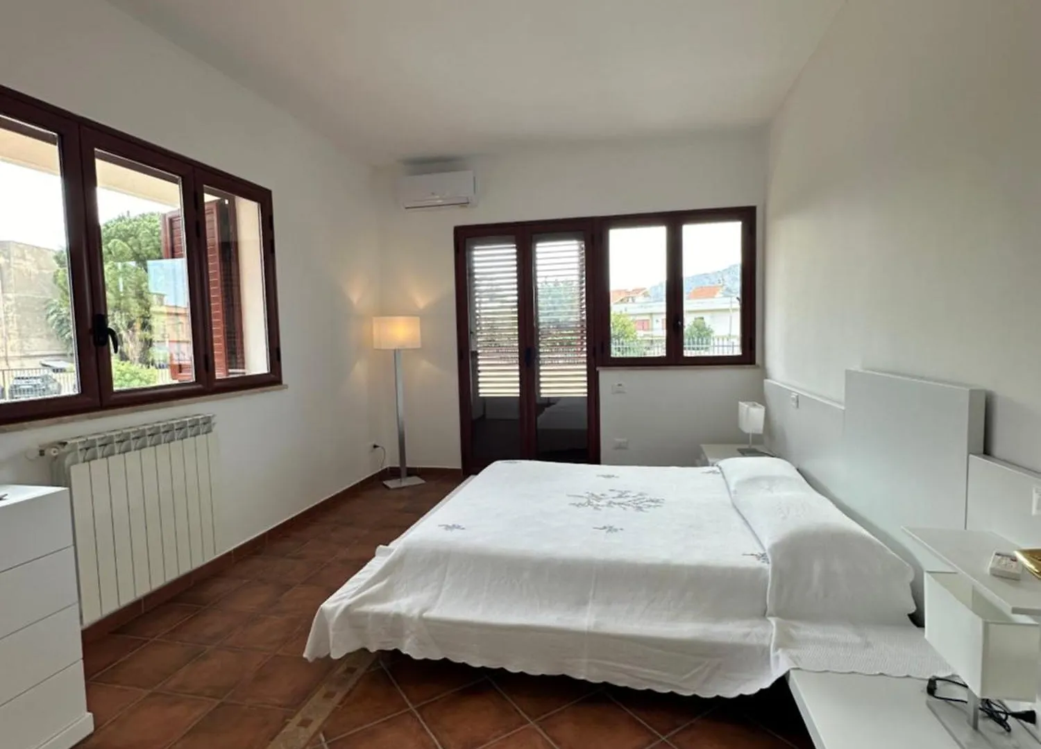 Apartment Villa Sara Mondello Garden Level Palermo