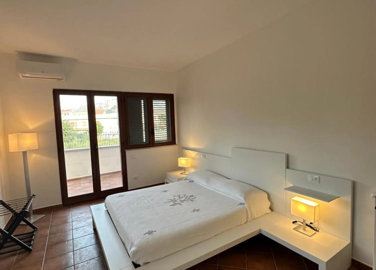 Apartment Villa Sara Mondello Garden Level Palermo Italy