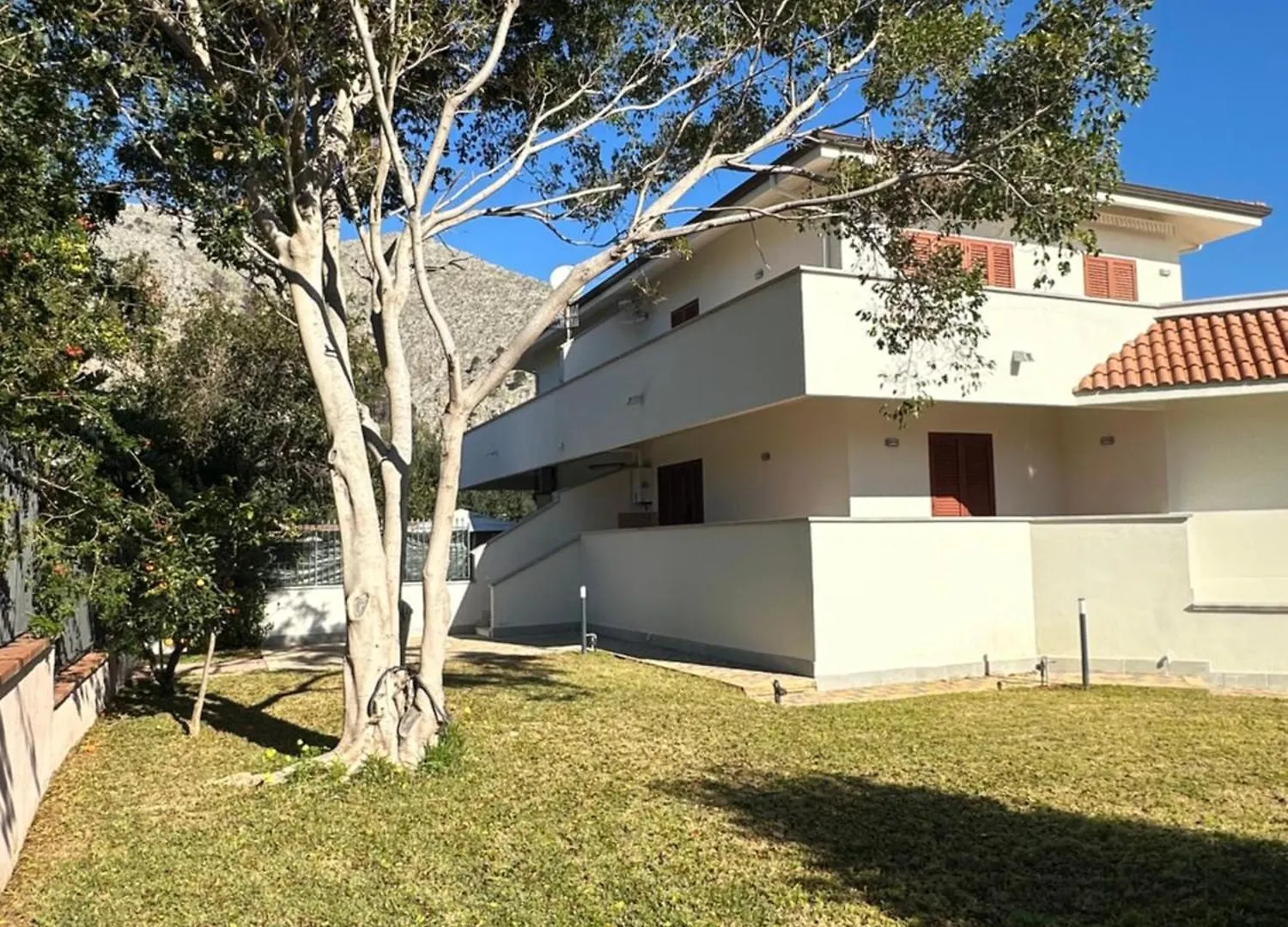 Villa Sara Mondello Garden Level Palermo Apartment