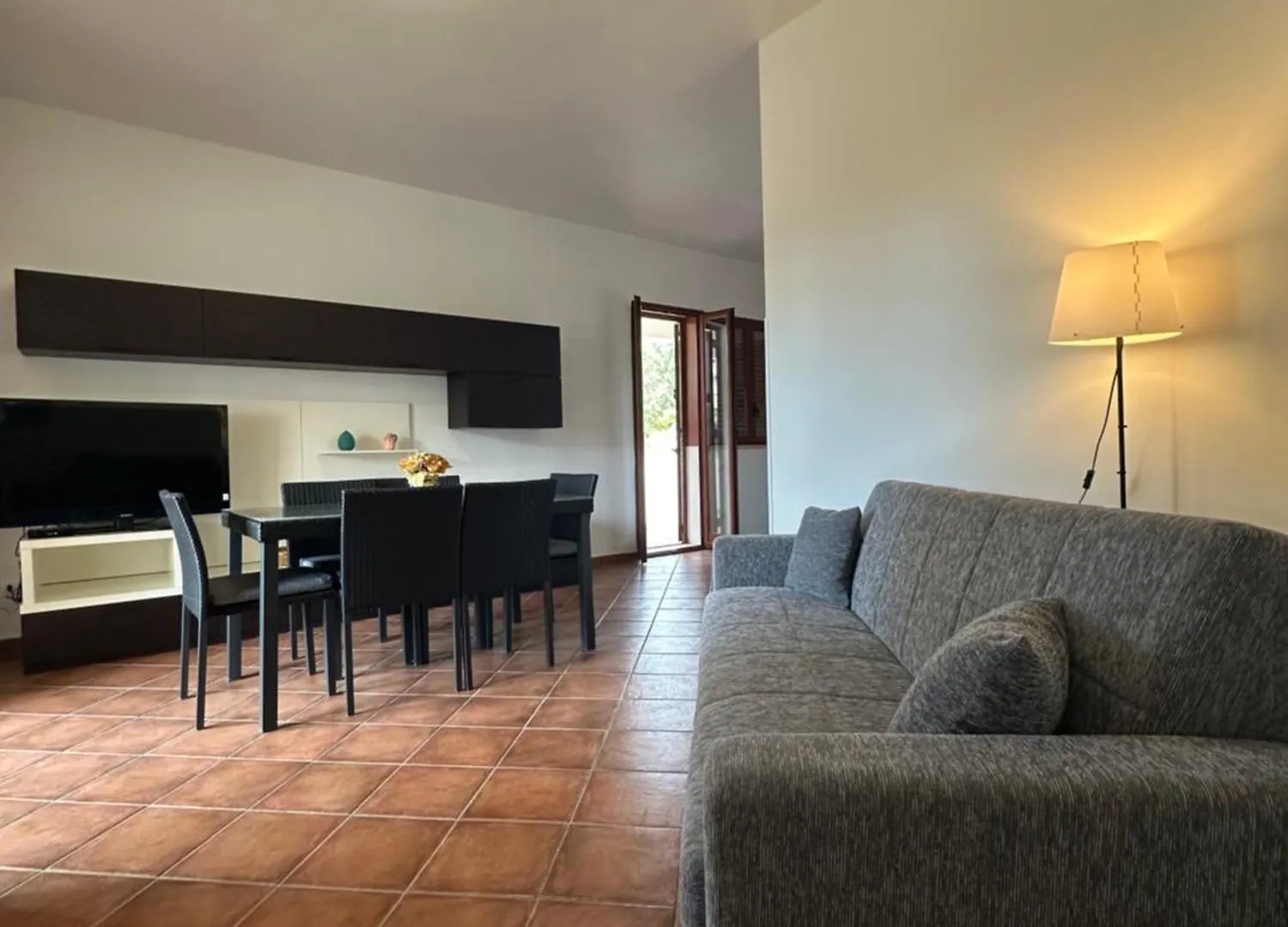 Apartment Villa Sara Mondello Garden Level Palermo Italy