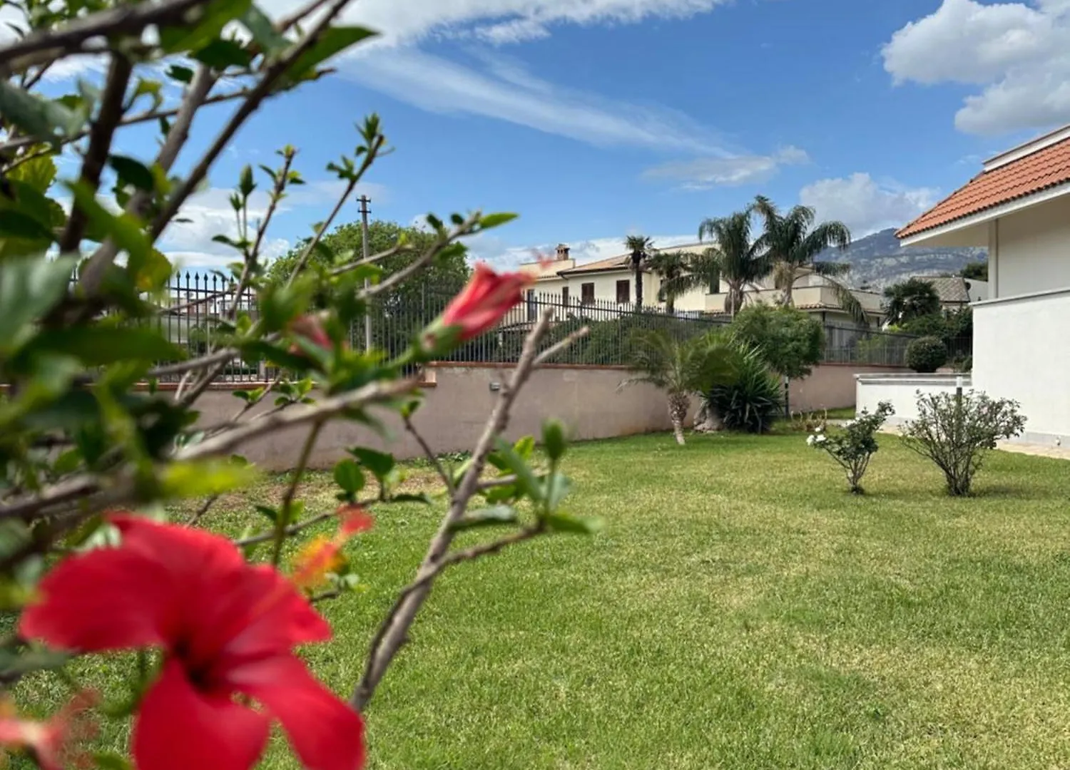 Villa Sara Mondello Garden Level location